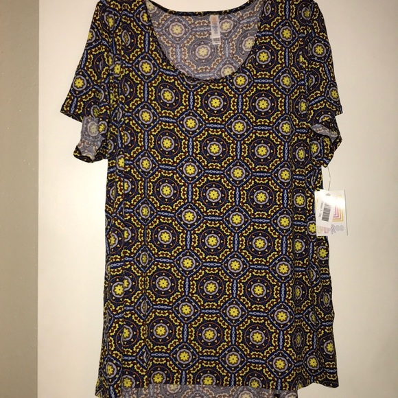 LuLaRoe Tops - LuLaRoe Classic T NWT